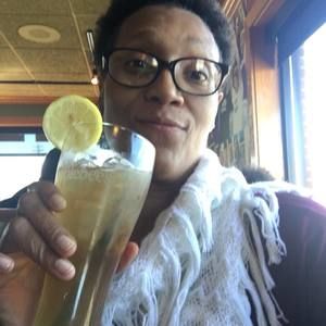 Meet your Posher, Cassandra